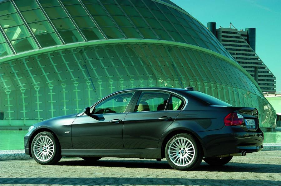  BMW 3-Series 2006 года  (фото 54 из 108)